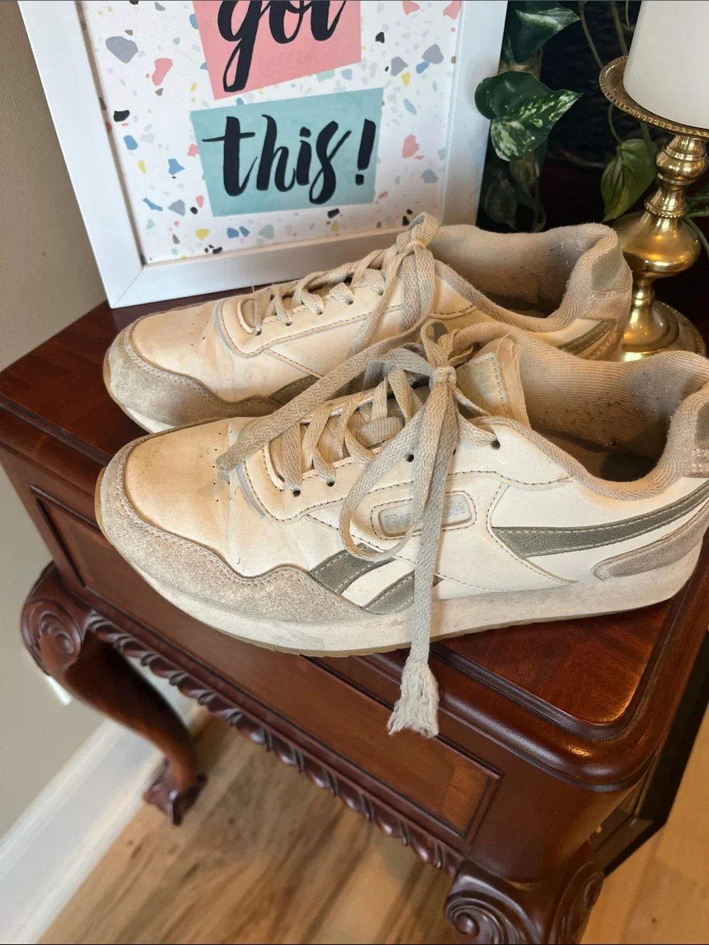 Reebok White Athletic Shoe Women’s 7.5